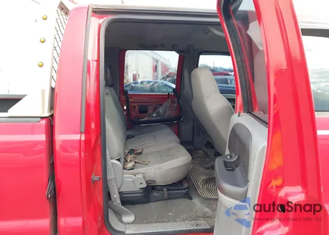 2005 Ford F250 Super Duty z USA, uszkodzony, nr VIN 1FTSW21PX5EC67932